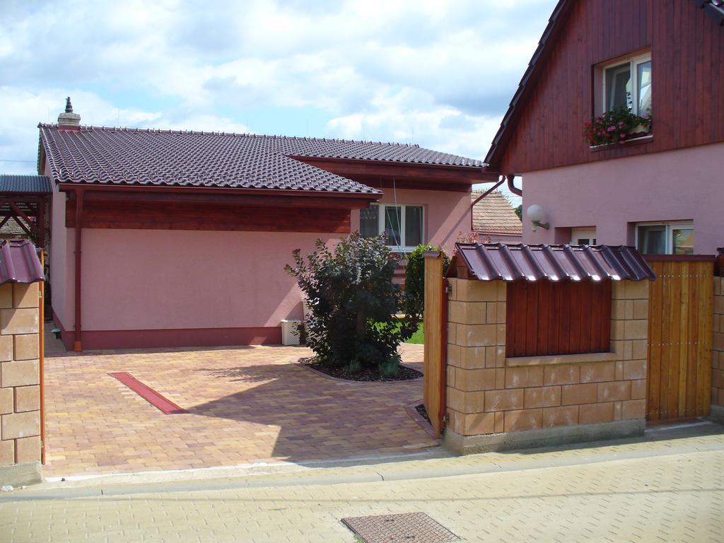 Penzion Jarka Lednice Habitación foto